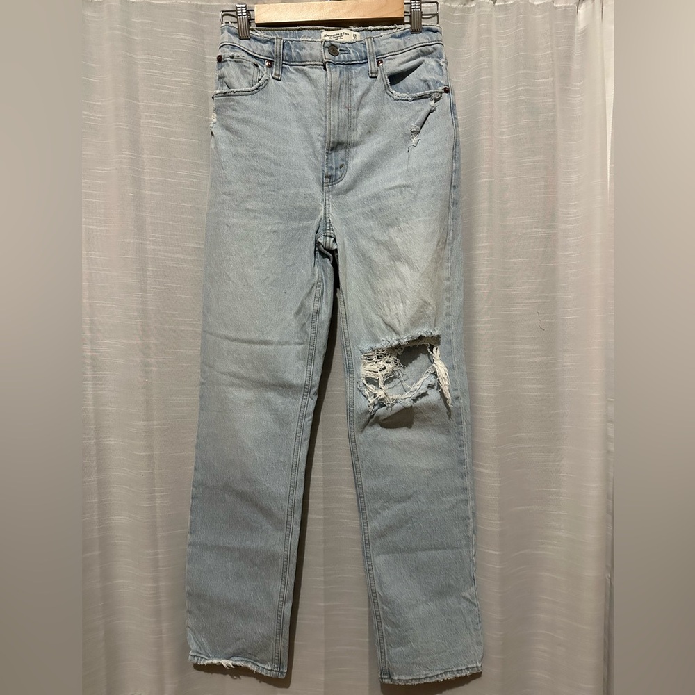 Abercrombie & Fitch Ultra High Rise 90’s Straight jean